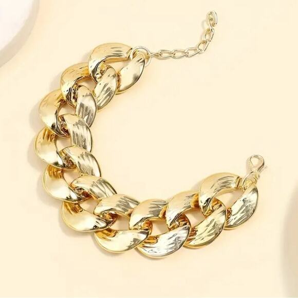 Gold Chunky Chain Bracelet - Picture 2 of 2